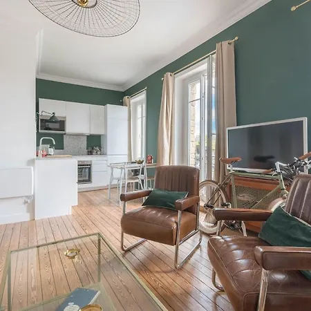 Elegant Place Du Marche, 2 Chambres, Confort Apartman *