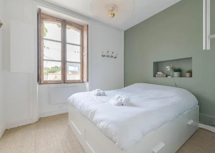 Apartament Elegant Place Du Marche, 2 Chambres, Confort